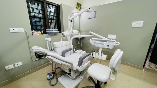 Modern, well-equipped treatment room at Sky Dental Clinic
